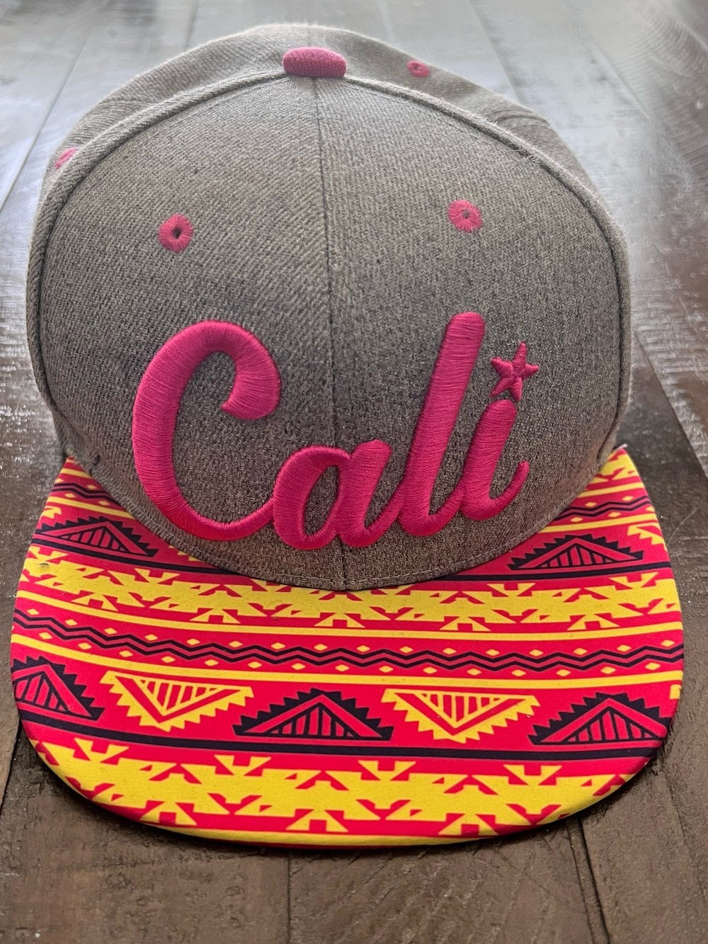 Cali Embroidered Snapback Hat - Gray with Pink Accents